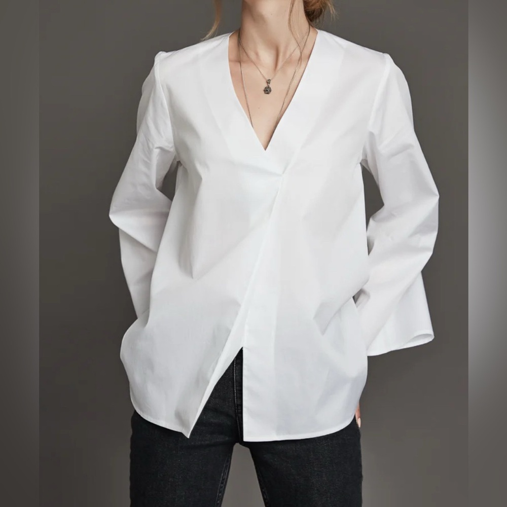 NWT Massimo Dutti Elegant White V-Neck Blouse